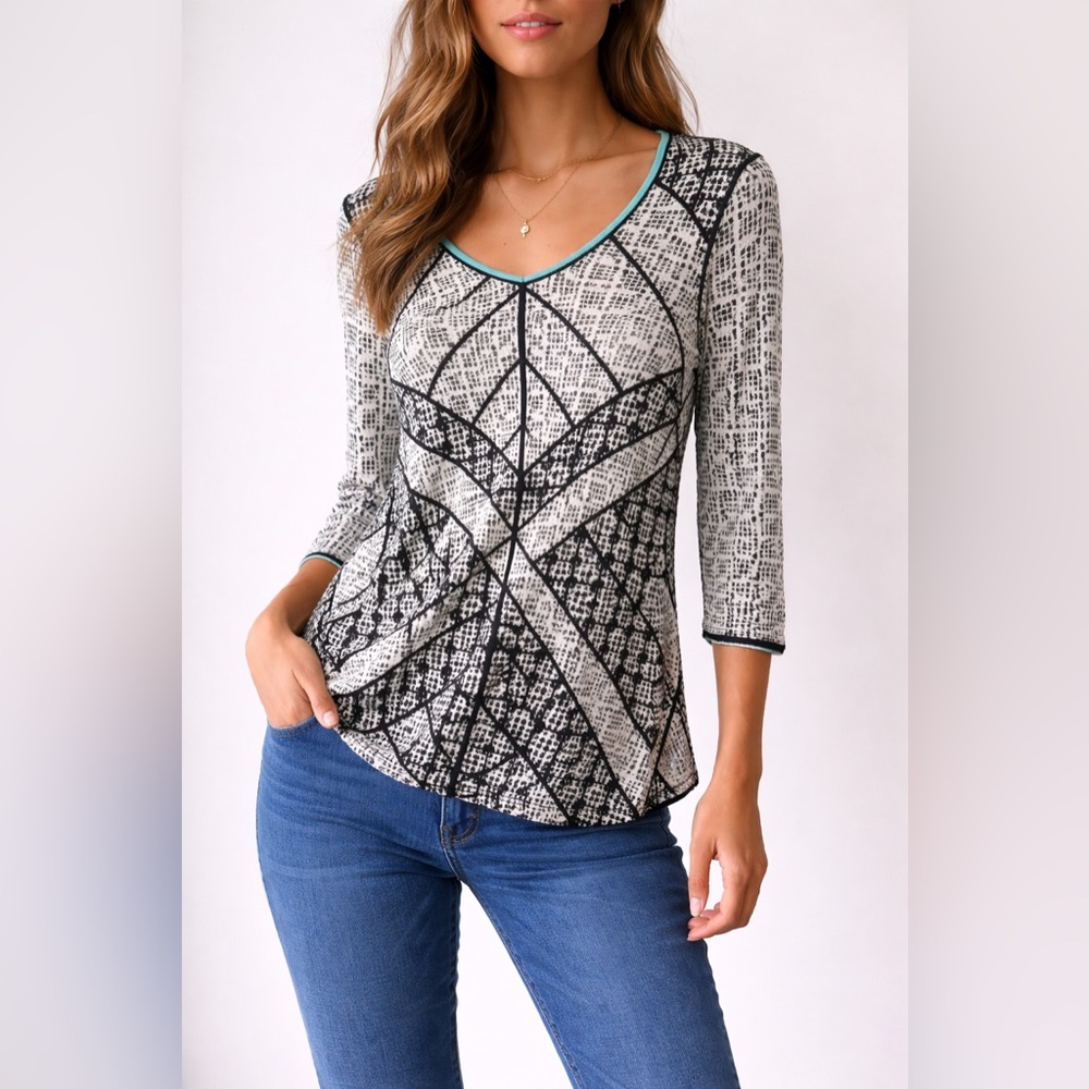 NIC+ZOE Black and White Geometric Blouse